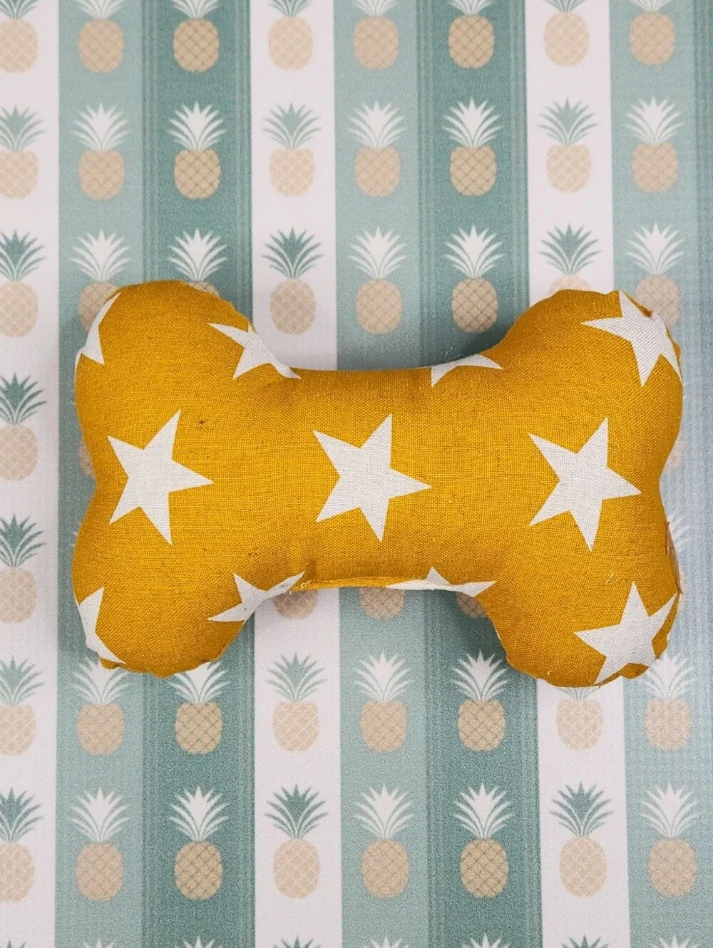 The Foggy Dog Star Bone Toy - Mustard & White